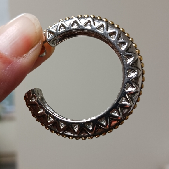 NWOT Chicos Hoop Earrings Silver and Gold Two Tone Ribbed Retro post back - Picture 6 of 16